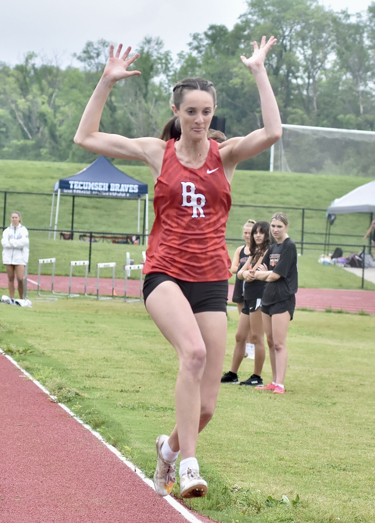 Elle Knepp Dominates Track: Barr-Reeve 2nd, WHS 5th in Princeton Sectional Results