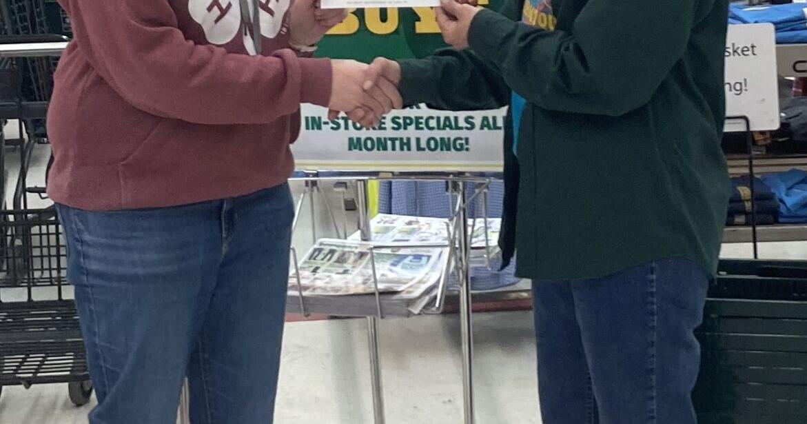 Blue Ribbon Wranglers receive donation from Bomgaars | Local News ...