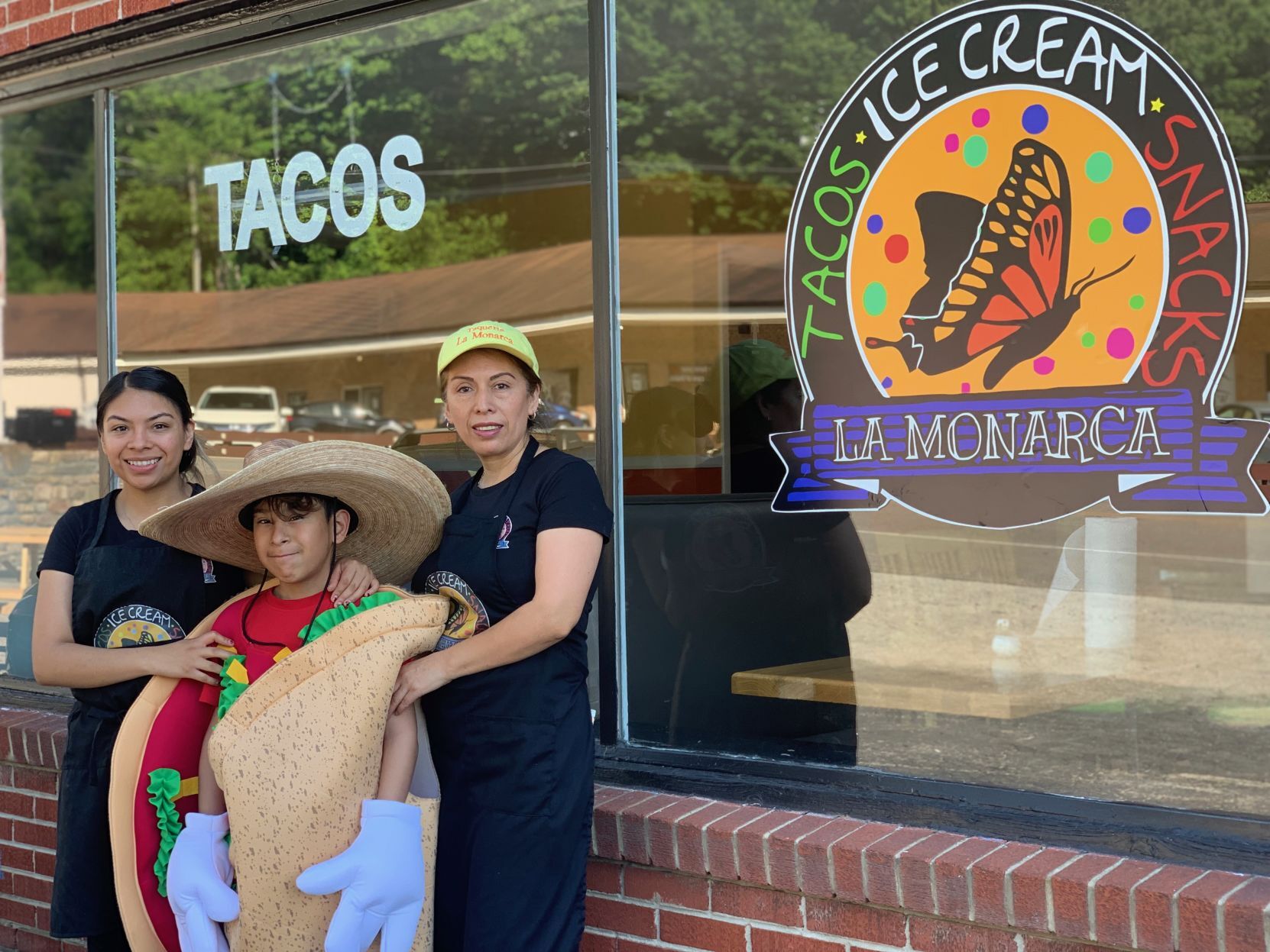 Taqueria La Monarca opens, serving 