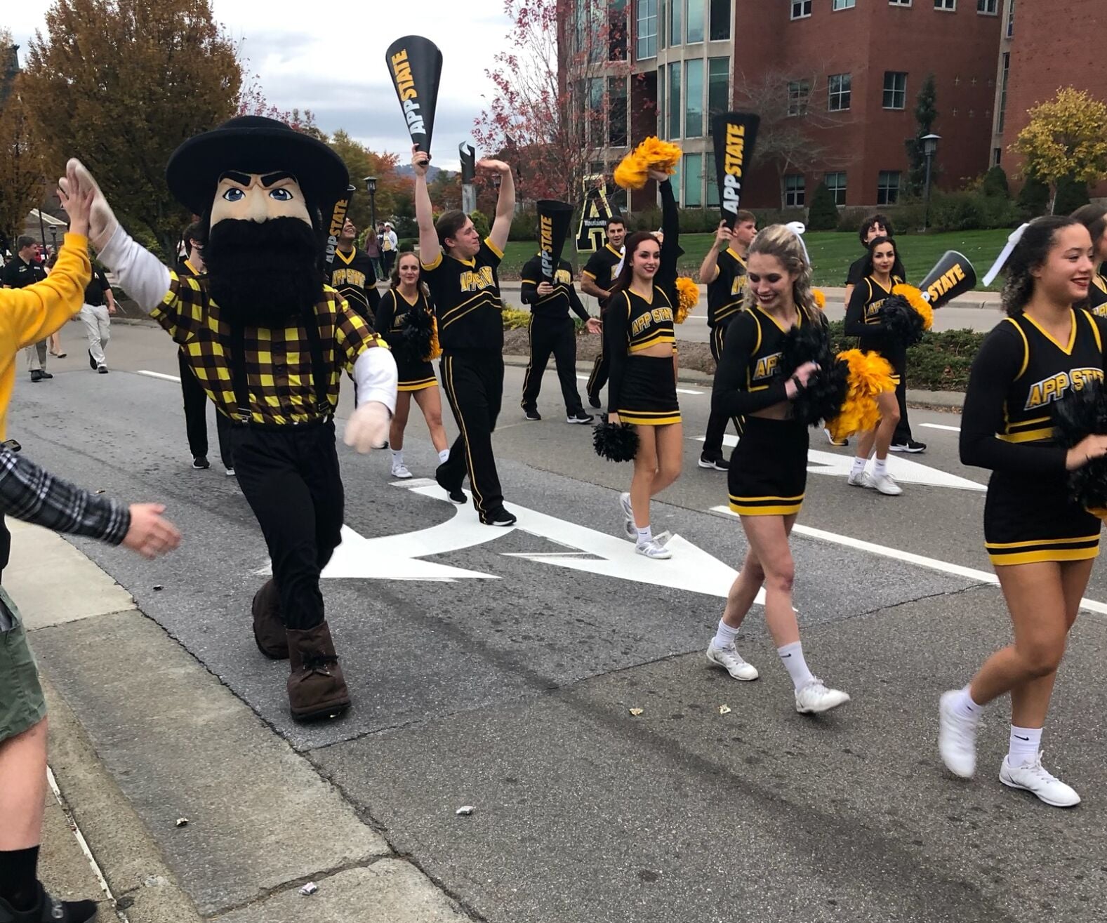 App State holds annual Homecoming Parade on new route | Community ...
