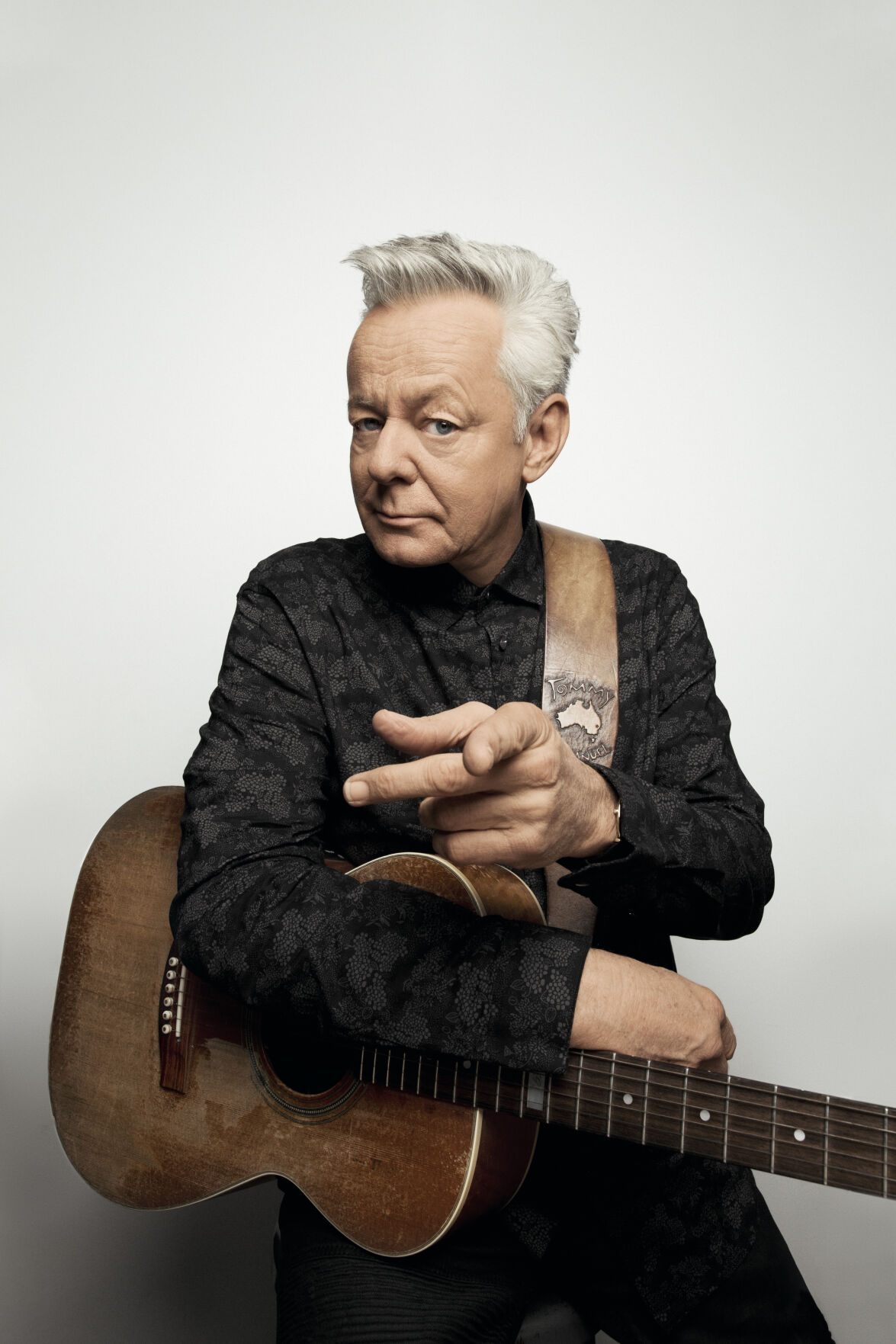 Popular guitar legend Tommy Emmanuel makes App Theatre debut Oct