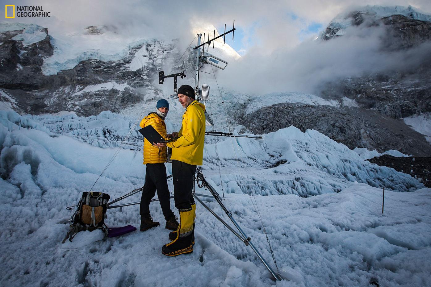 Asu S Perry Part Of Dangerous Mission To Put Highest Ever Weather Station On Everest Mountain Times Wataugademocrat Com