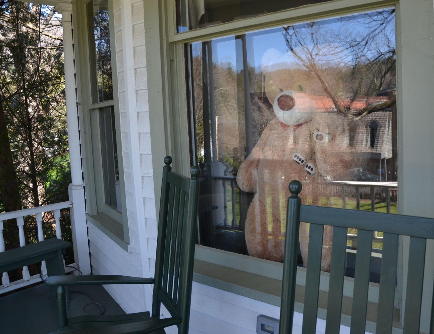 Teddy bears, Jones House