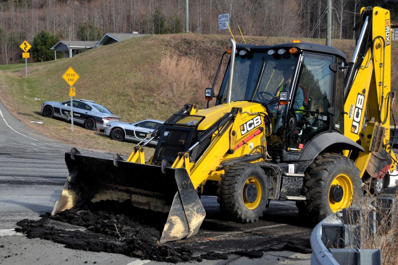 Wreck dumps 16 tons of asphalt on U.S. 321 | News ...