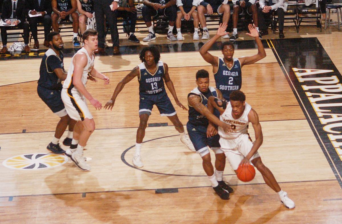 App State S Men S Basketball Team Renews Rivalry With East