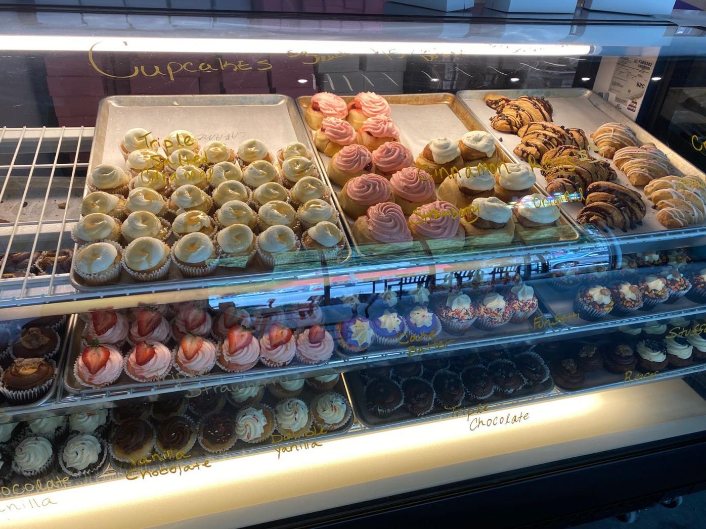 Cupcrazed Cakery opens on Blowing Rock Road Main Street