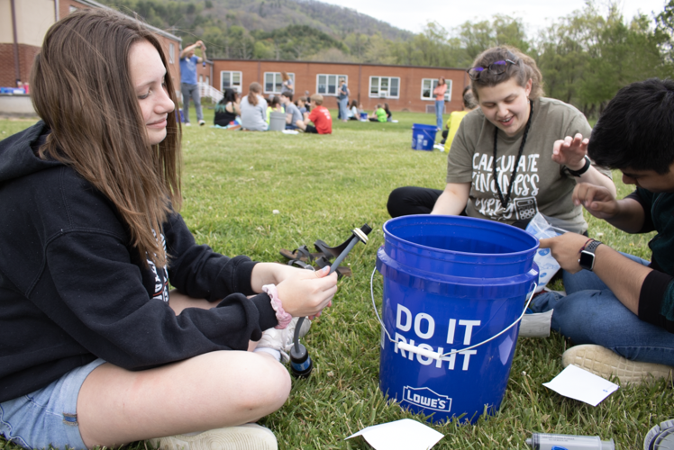 Valle Crucis students learn about Wine to Water, build water filters