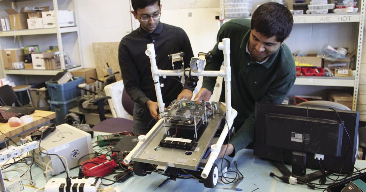 UW hosts International Autonomous Robot Racing Challenge