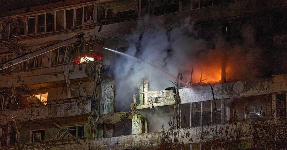 Russia attacks Ukraine as talks on peace plan continue | Hot off the Wire podcast