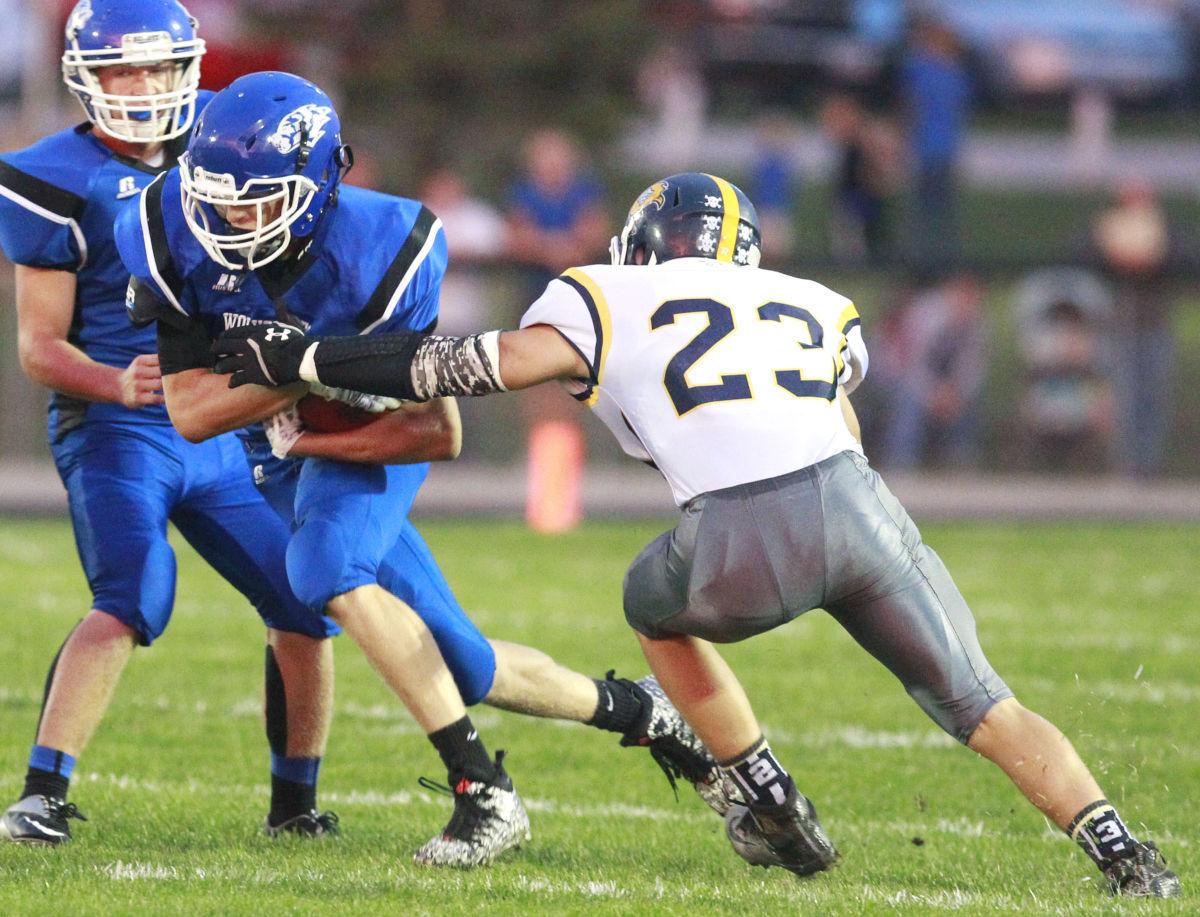 Prep football No. 2 DikeNew Hartford defeats No. 9 Hudson, 357