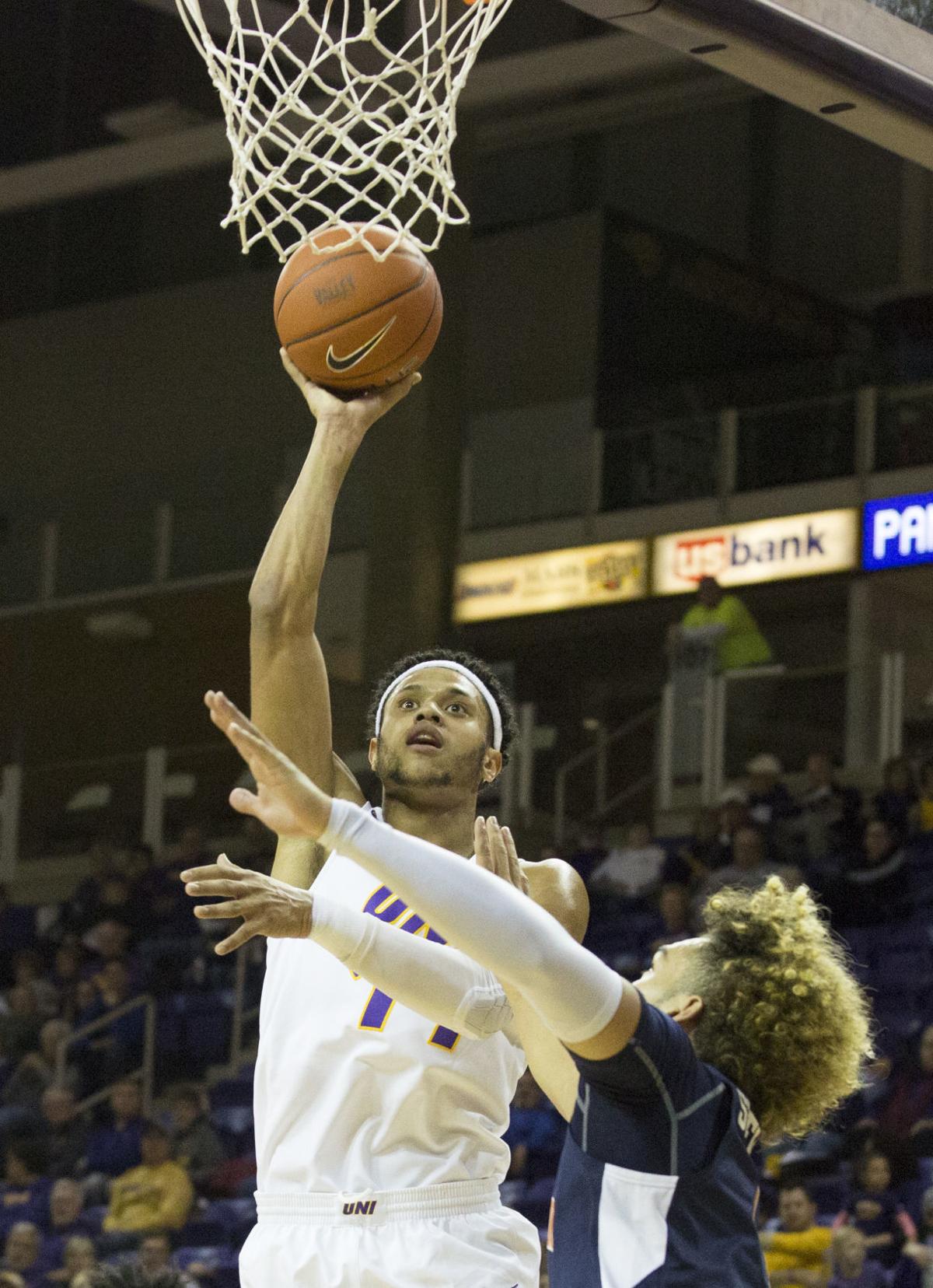 College Men S Basketball Berhow S Record Night Lifts Uni Men S