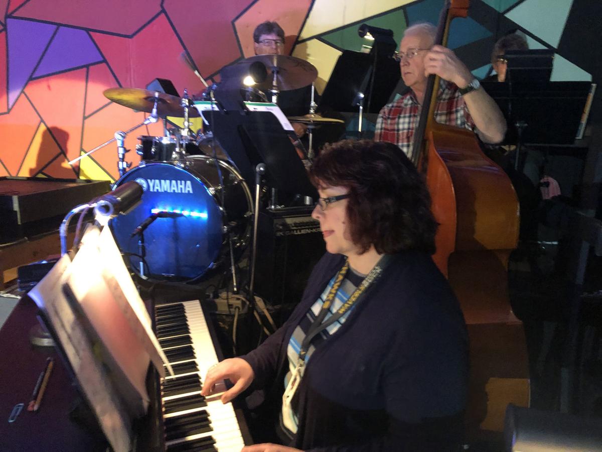 Shell Rock Swing Show opens tonight