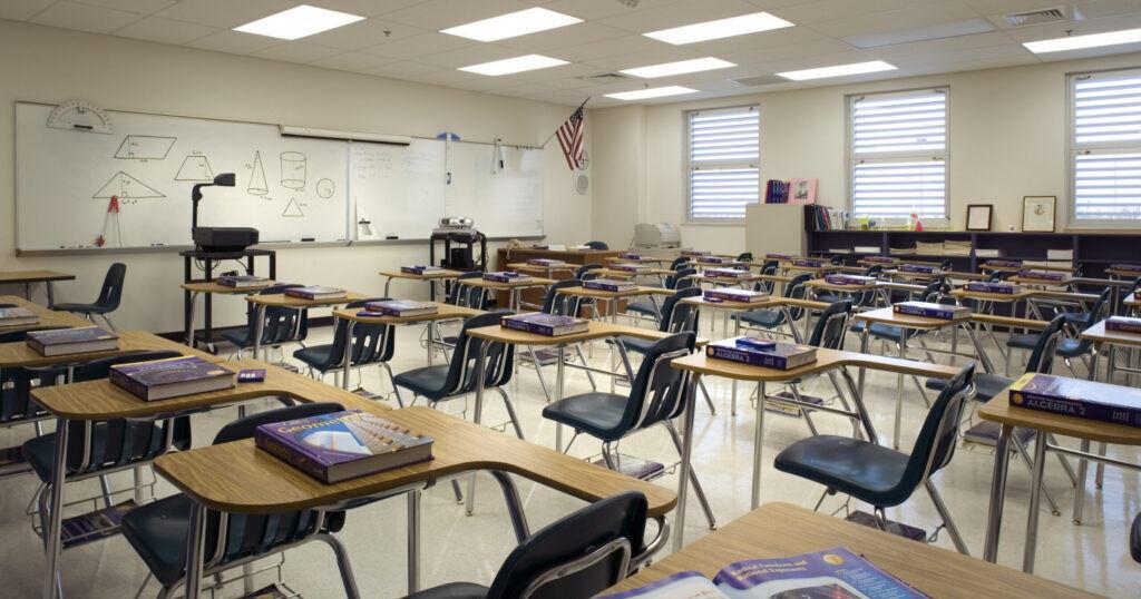 1 in 4 Iowa students is chronically absent from school - Vimarsana News