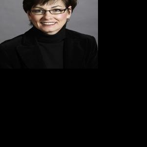 Sen. Kim Reynolds picked to be Branstad running mate