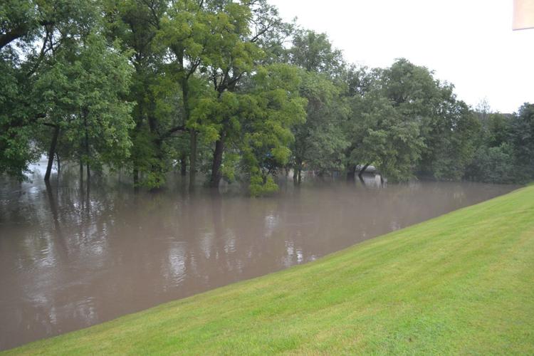 UPDATE One dead, many evacuated in NE Iowa flooding