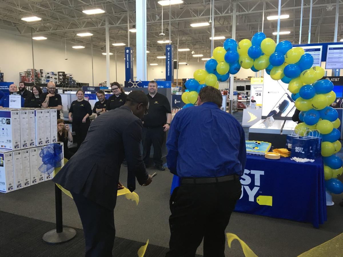 Best Buy In Waterloo Gets New Remodel In Time For Black Friday Business Local News Wcfcourier Com