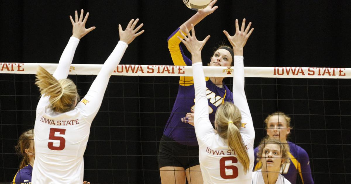 Photos UNI at Iowa State volleyball