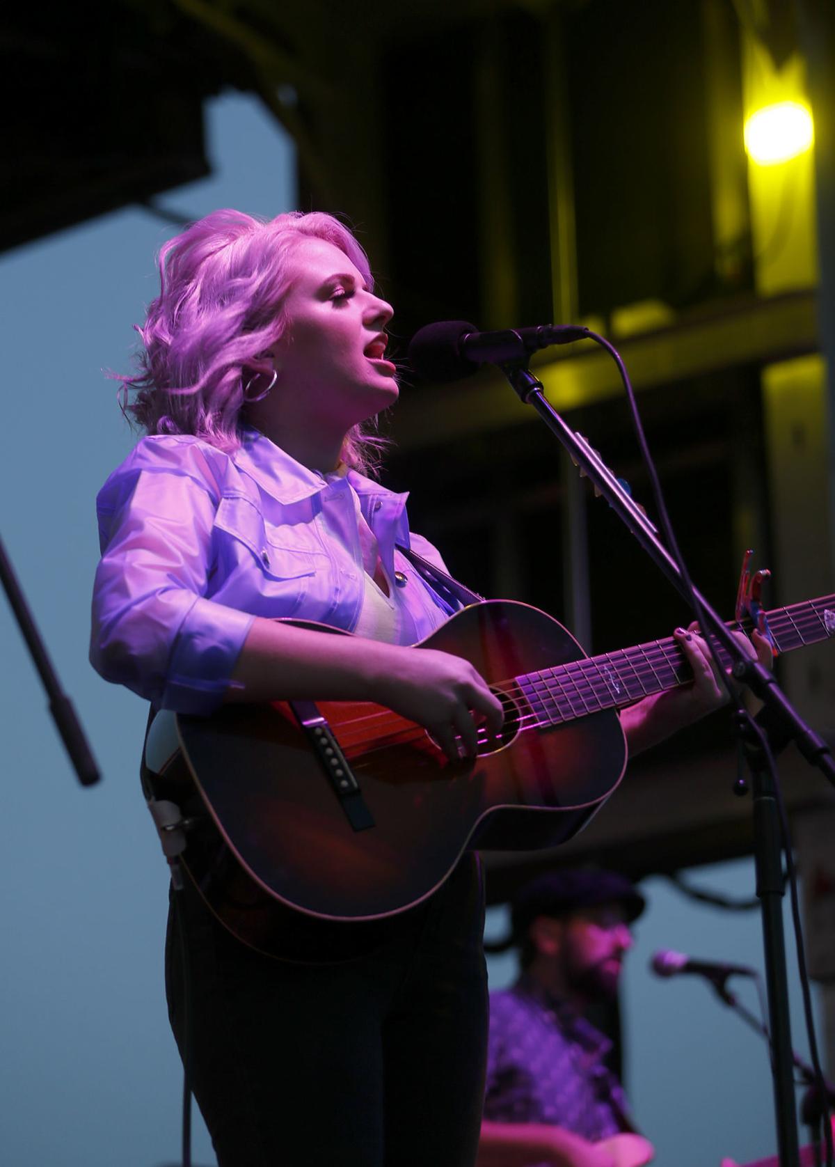 Maddie Poppe performs for a hometown crowd Local News