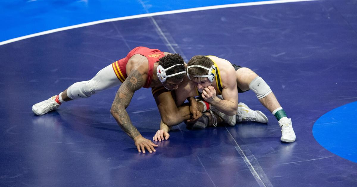 Iowa State's David Carr will wrestle for an NCAA title at 165lbs