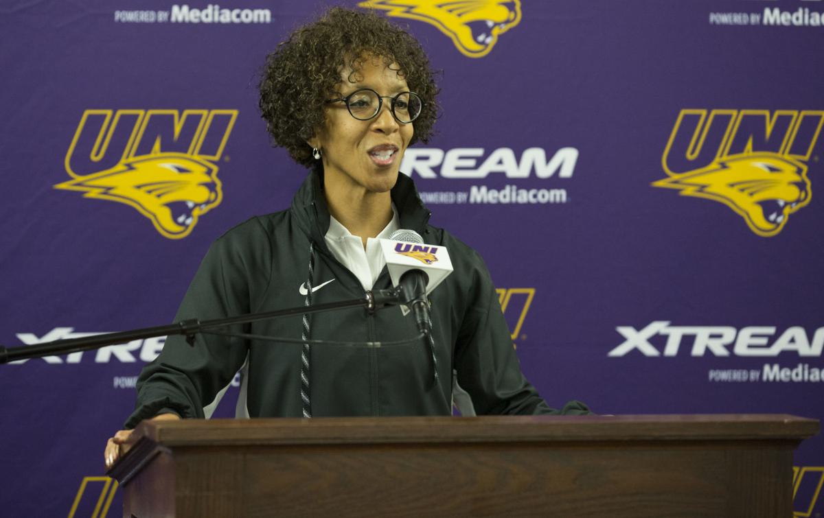 102119kw-uni-womens-bball-media-day-05