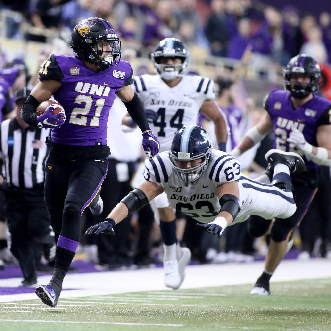 College Football Stellar Defensive Play Lifts Uni Panthermania Net Football Wcfcourier Com