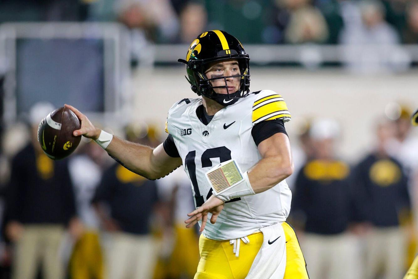 Photos Hawkeyes fall to Michigan State