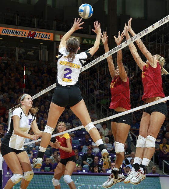 Photos: UNI v ISU volleyball Sept. 13, 2011 | Volleyball | wcfcourier.com