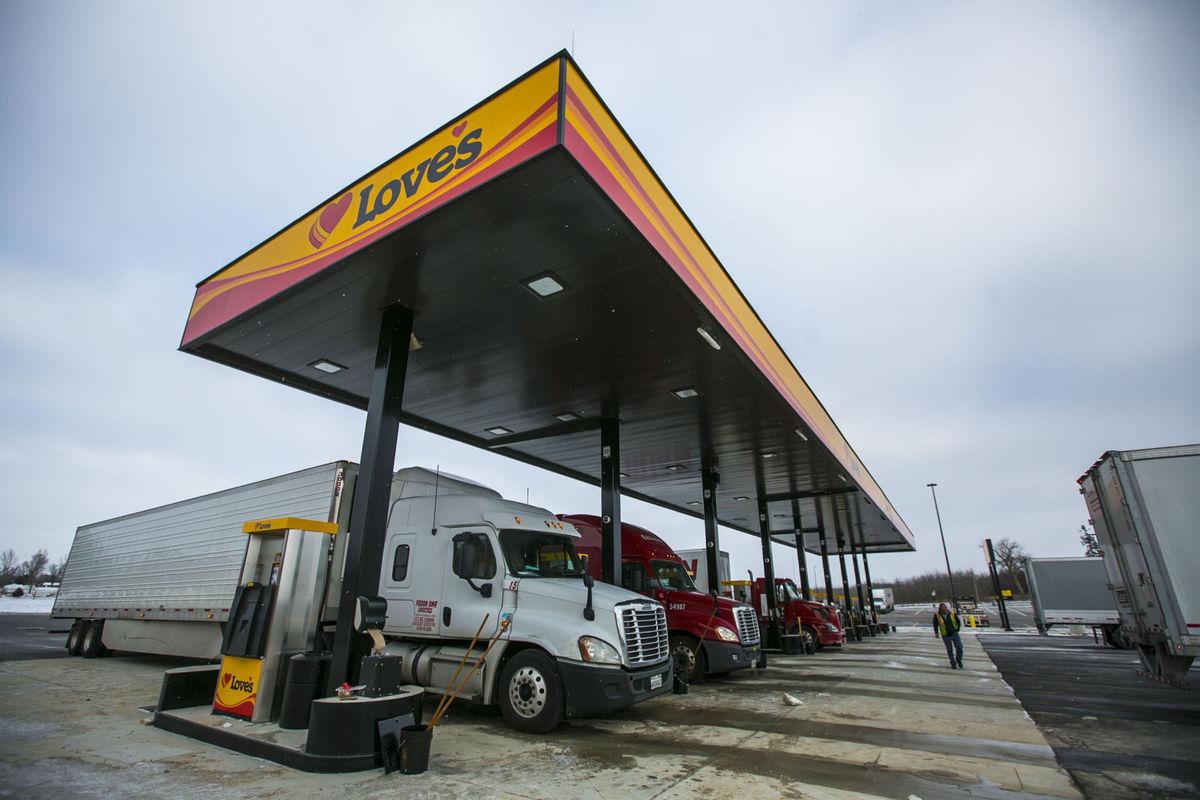 Love's truck stop opens doors in Floyd