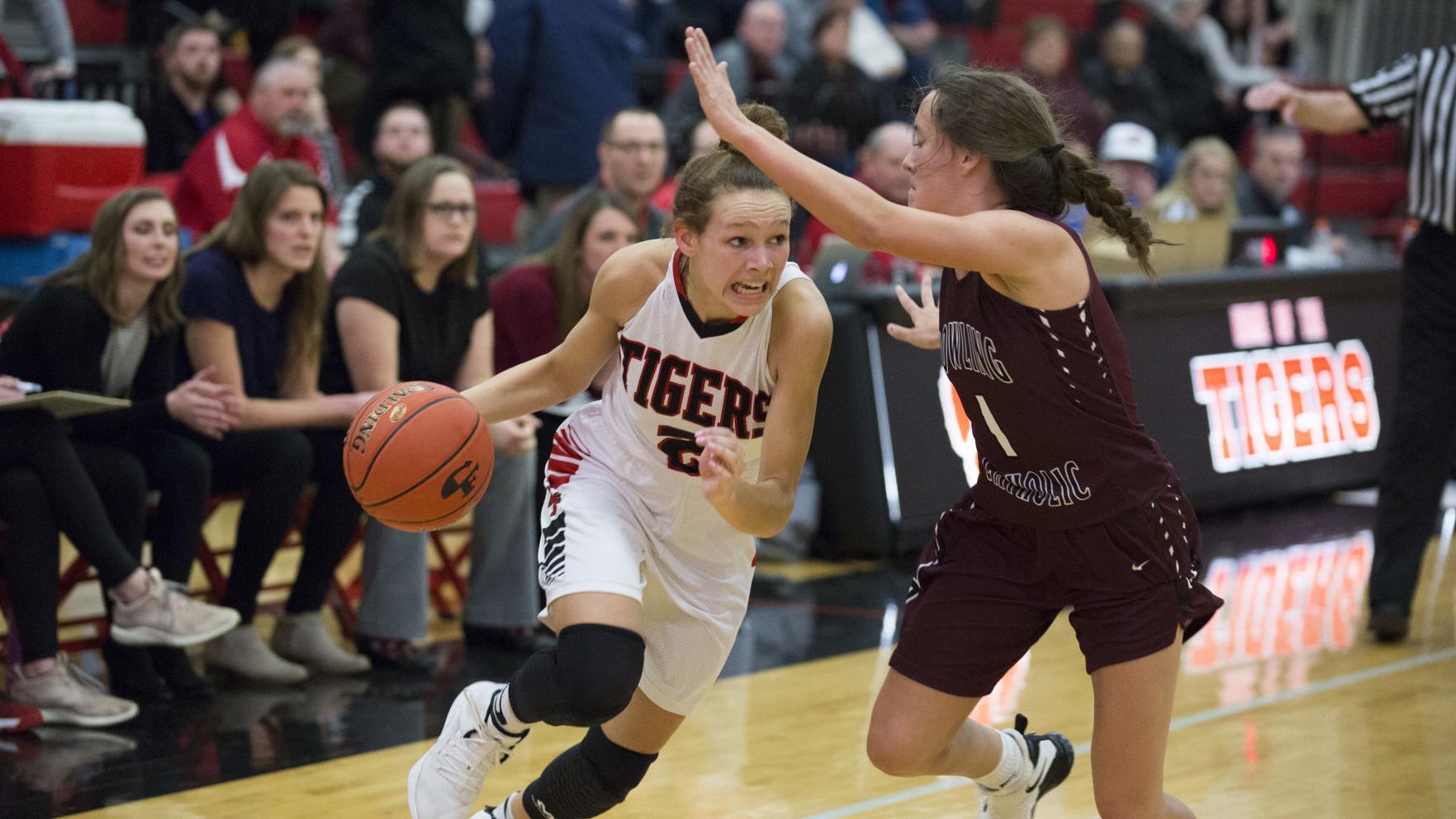 College Basketball Anaya Barney Continues Pipeline From Cedar