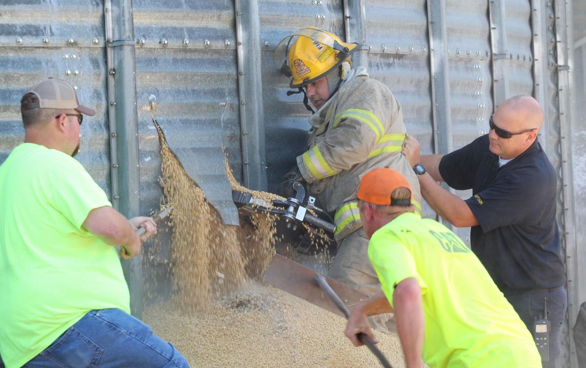 UPDATE Worker dies in Waterloo grain bin Local News