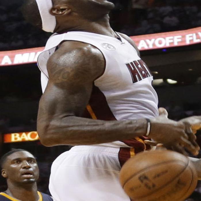 Nba Playoffs James Scores 30 Heat Take Game 5 90 79