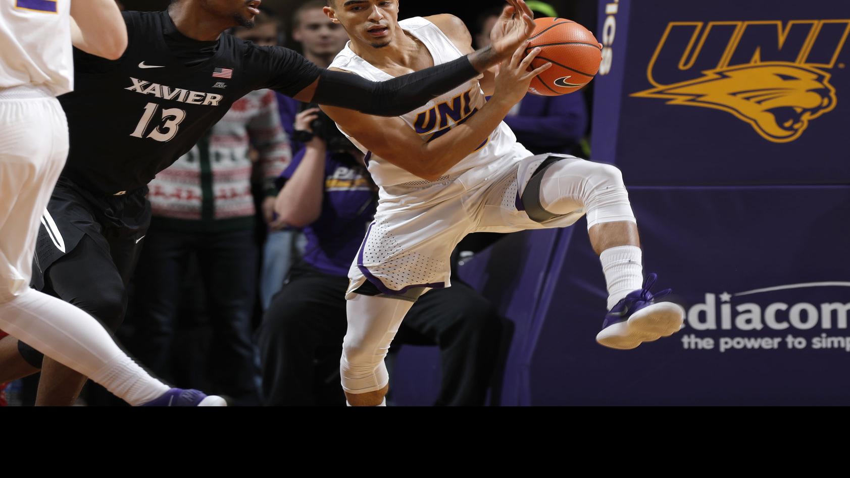 College Basketball Xavier Pulls Away From Uni Late Men S