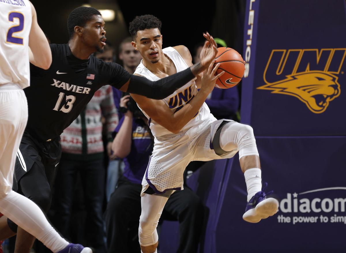 College Basketball Xavier Pulls Away From Uni Late Men S