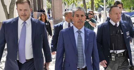 MaraLago manager De Oliveira makes his first court appearance in Trumps classified documents case MaraLago manager De Oliveira makes his first court appearance in Trumps classified documents case