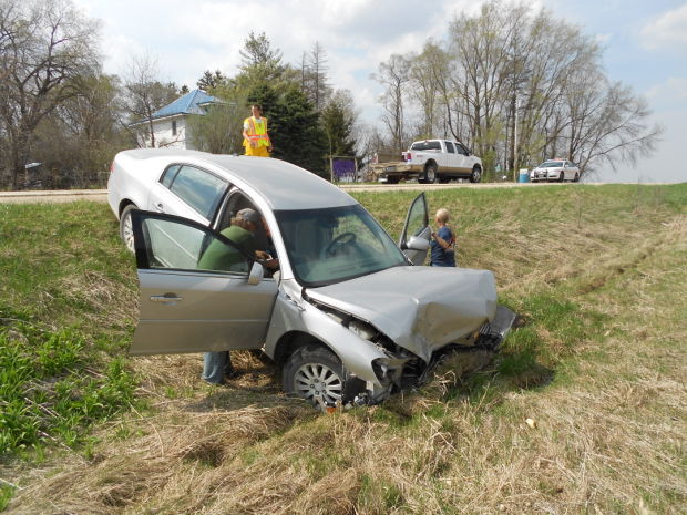 2 Hurt In Saturday Crash In Fayette County