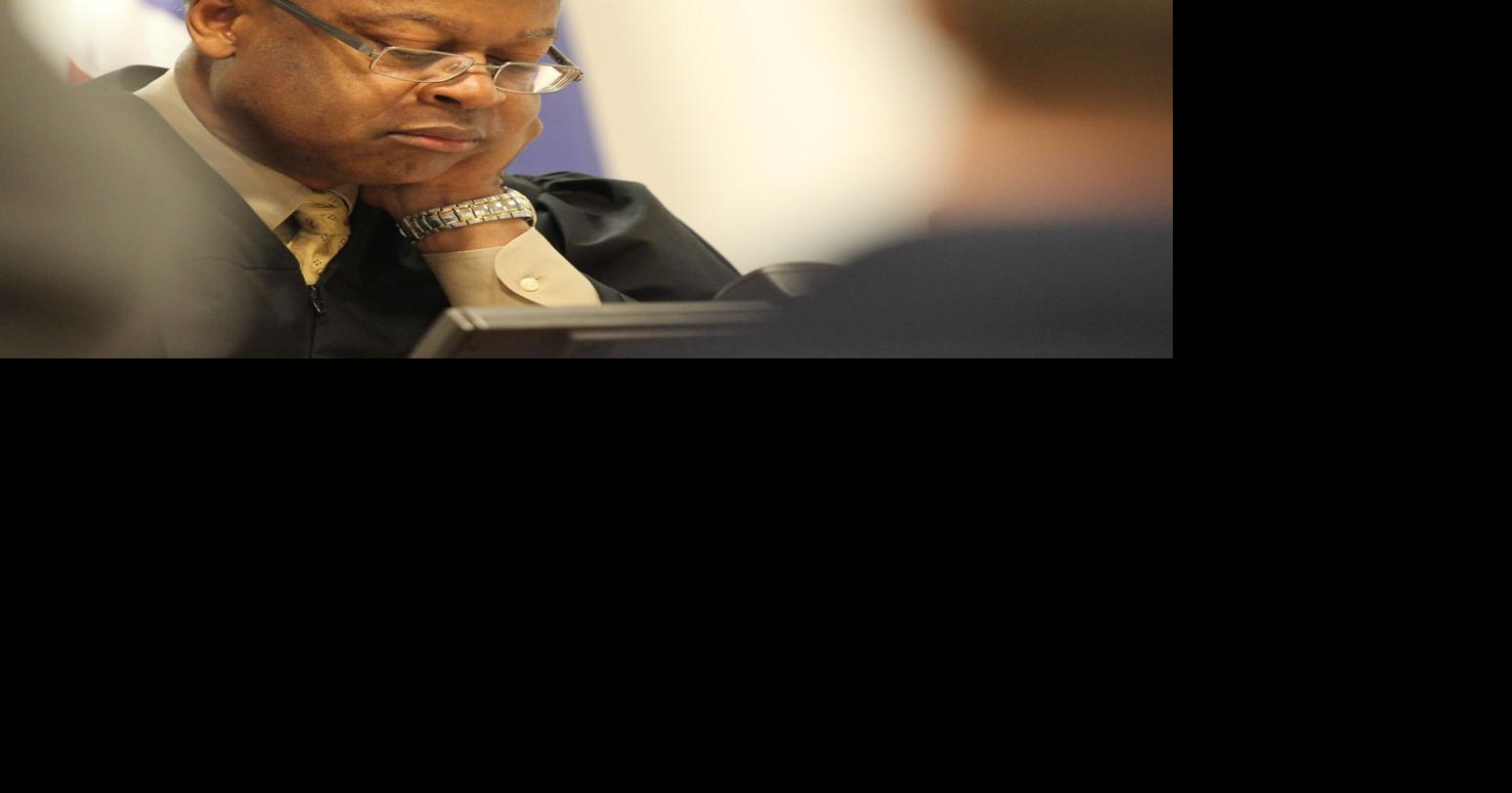 Longtime judge dies at Black Hawk County Courthouse