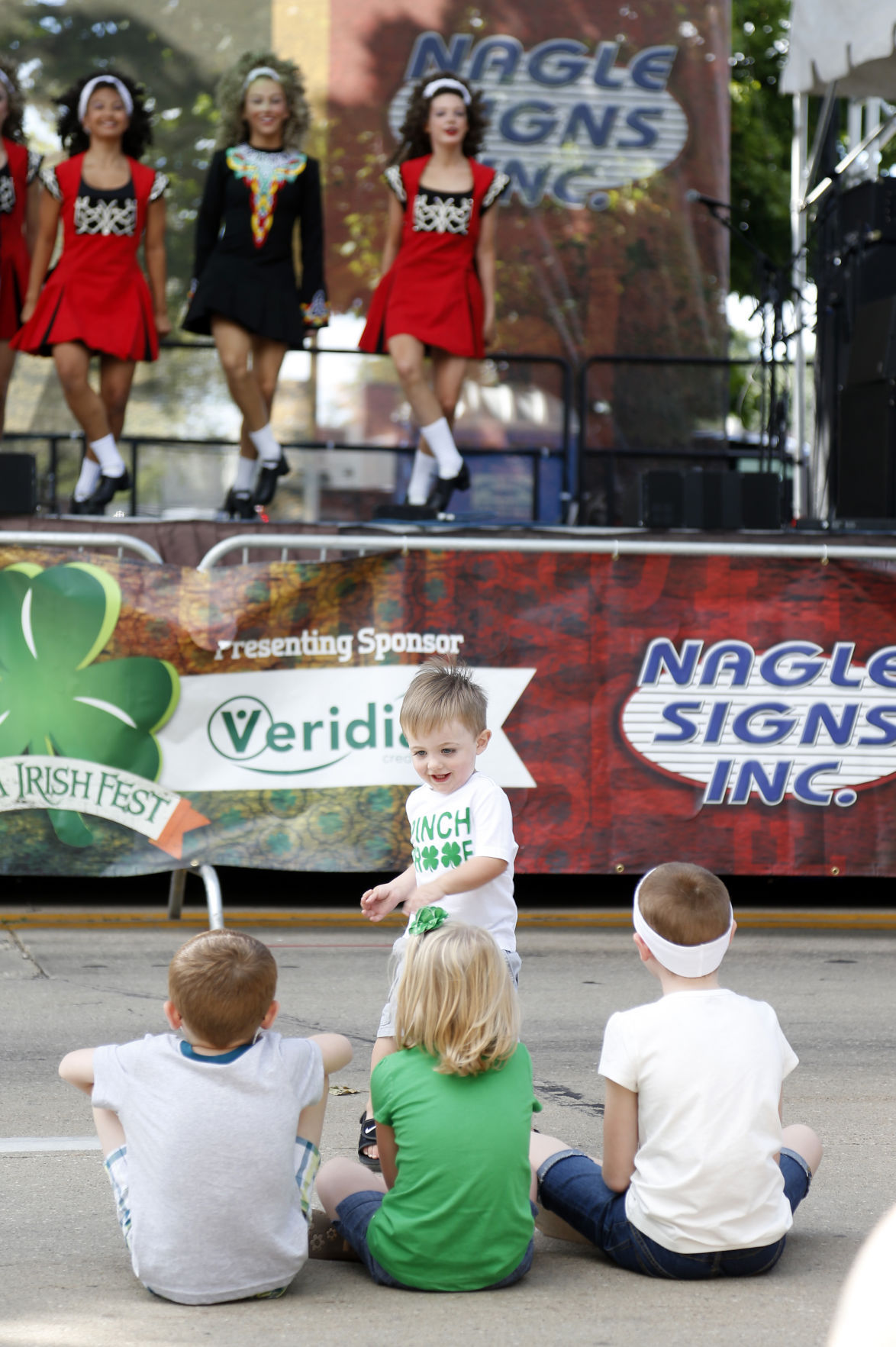 Waterloo Iowa Irish Fest 'rises' to occasion in opening festivities