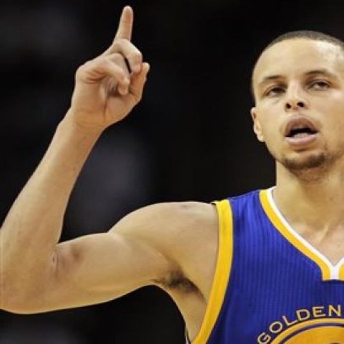 Curry Brothers Carry Rivalry Into Warriors Camp Basketball