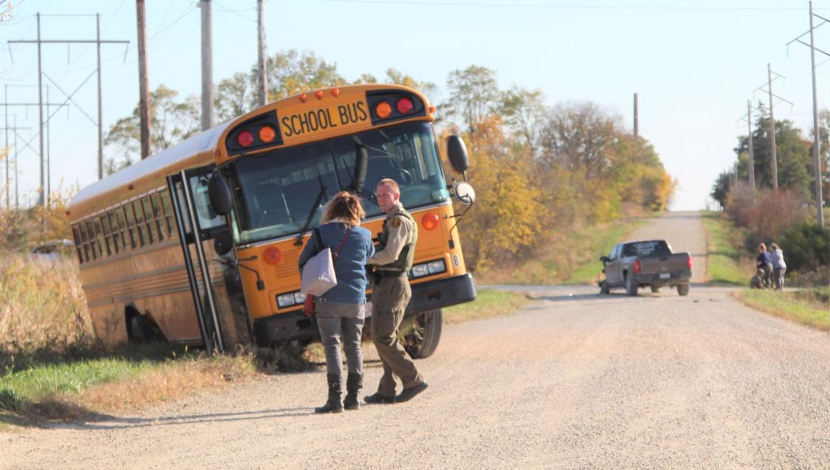 101520jr-accident-bus-1
