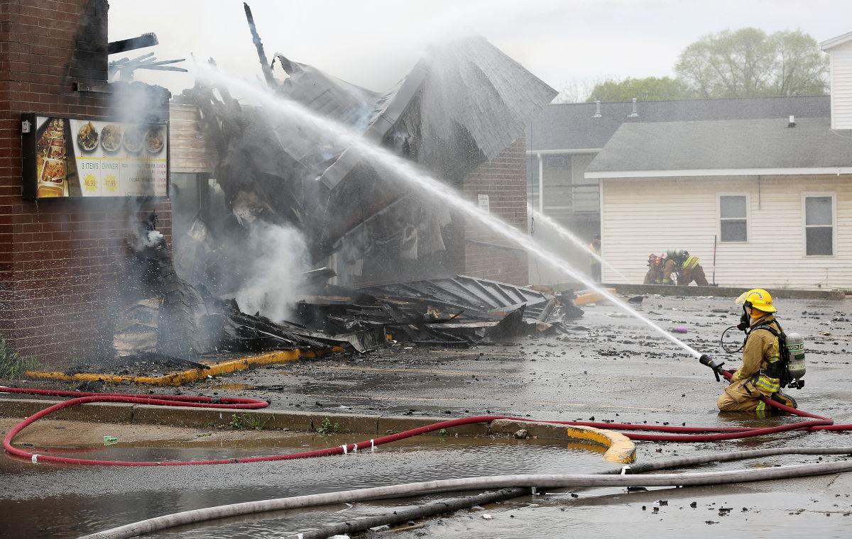 UPDATE Fire consumes Great Wall restaurant on College Hill in Cedar