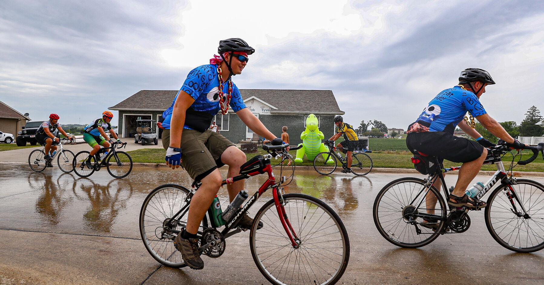 RAGBRAI riders reflect on fifth day of trip in Toledo, Tama - Vimarsana News