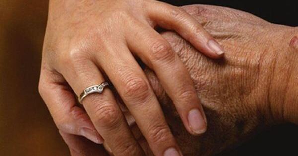 Do men and women's hands give off different scent profiles? Plus, flossing could help prevent dementia, and more health news - Vimarsana News