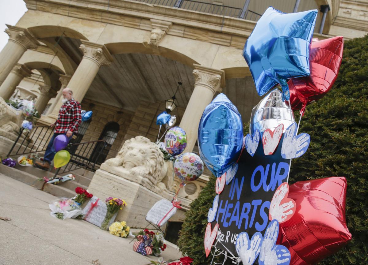 MEMORIALS PLACED OUTSIDE ANAMOSA PRISON