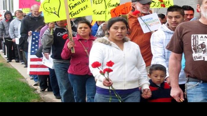 Recalling 2008 raid, immigrants call for reform | Local News ...