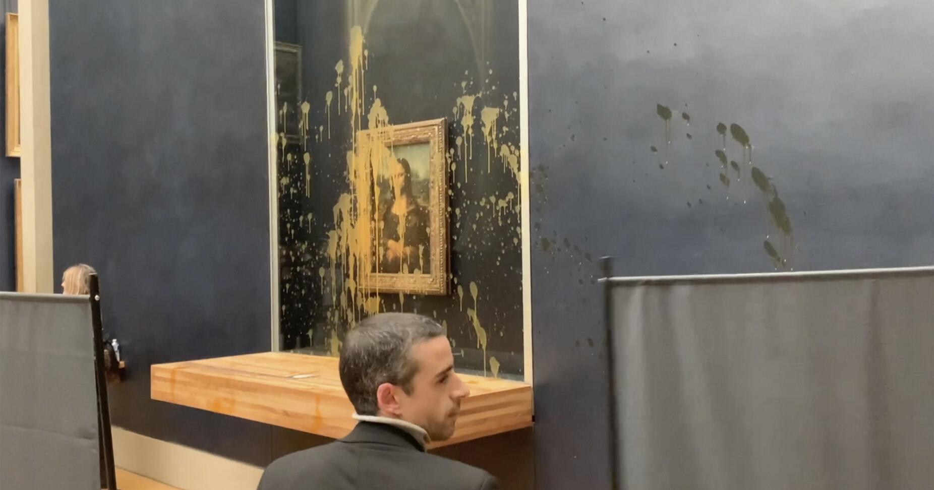 Climate activists throw soup at glass protecting Mona Lisa in Paris, French farmers aim to put Paris 'under siege' - Vimarsana News