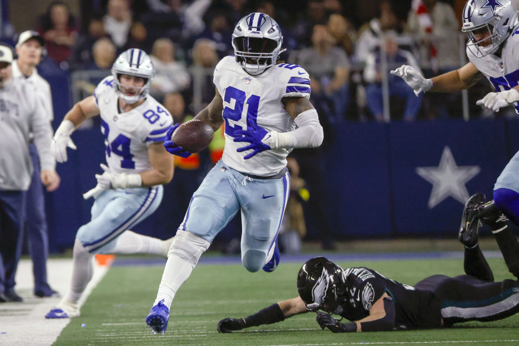 Cowboys release Ezekiel Elliott