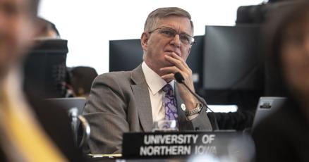 U of I president gets 50K raise U of I president gets 50K raise