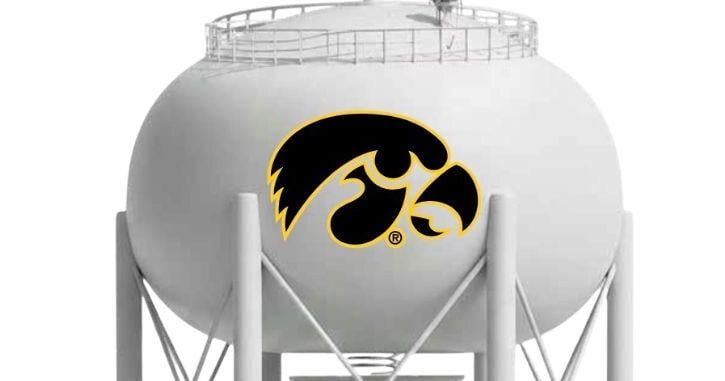 Leading Off: Iowa introduces water tower bobble, Jirovsky ties course record