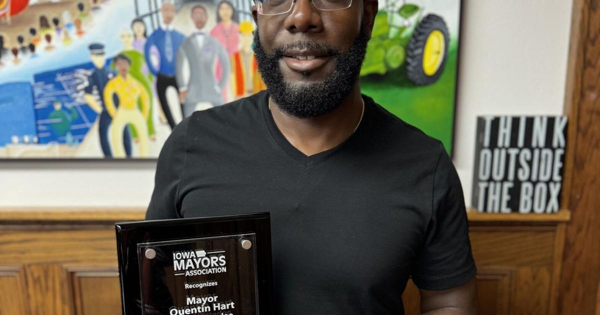 Quentin Hart Waterloo's Quentin Hart named Iowa Mayor of the Year