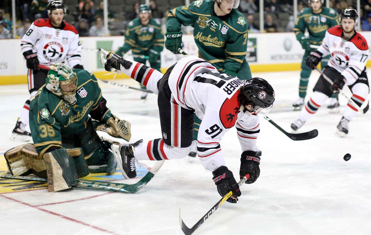 USHL playoffs: Mistake-prone Hawks fall to Musketeers in ...